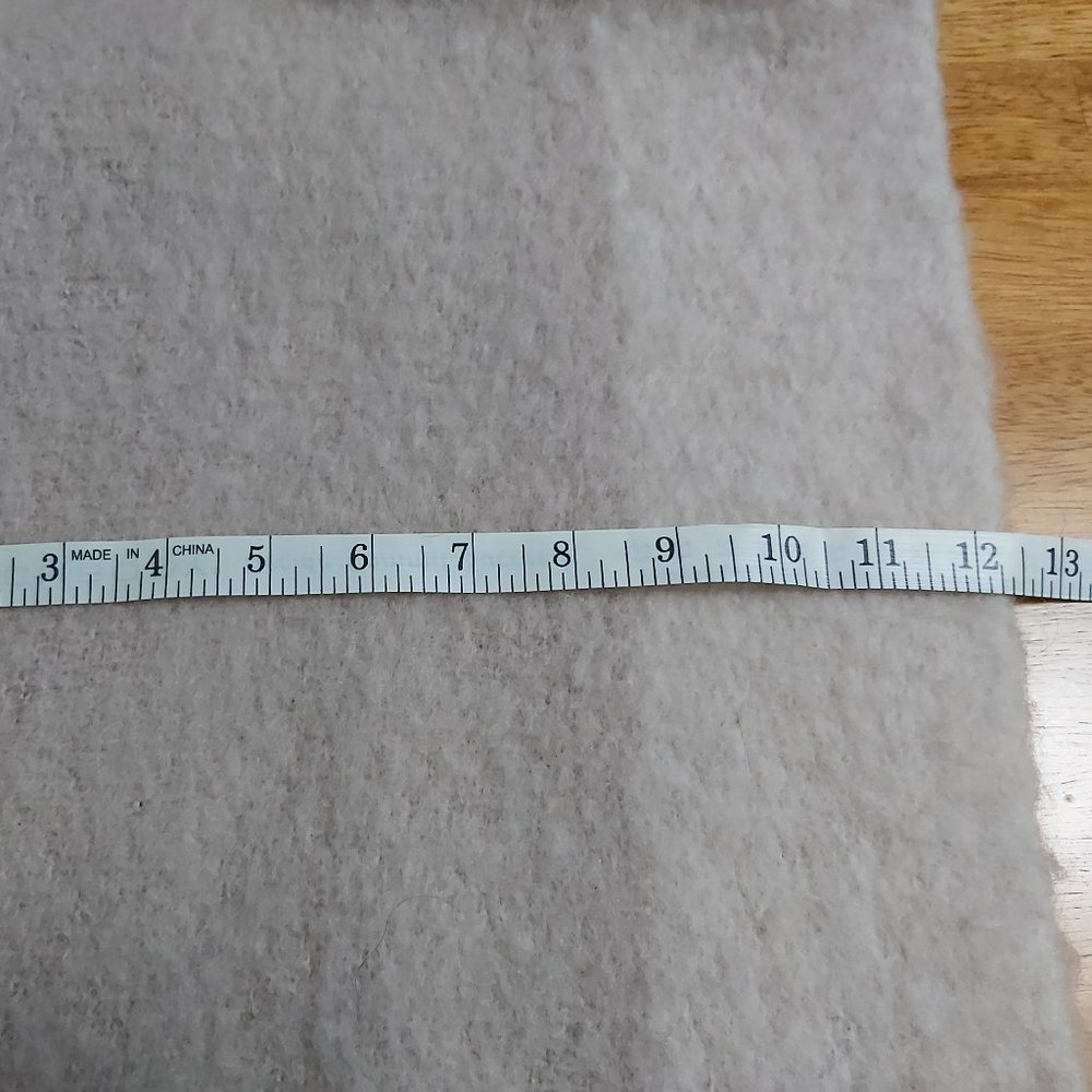 BANANA REPUBLIC Women's Oversized Plaid Scarf - Picture 4 of 4